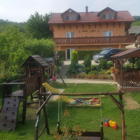 Penzion Zlata Rybka Podhajska Exterior photo